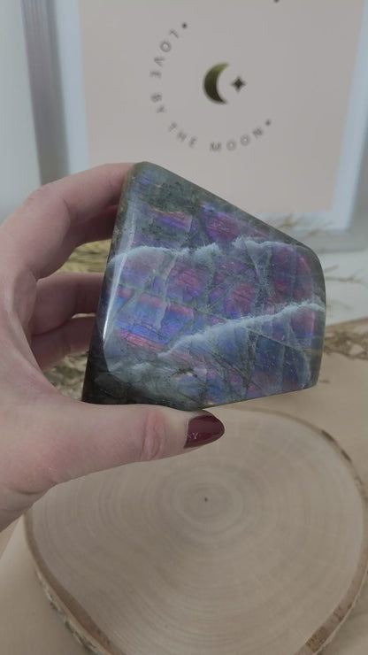 Labradorit Freiform lila/gold 7,9 x 7,7 cm, 424g