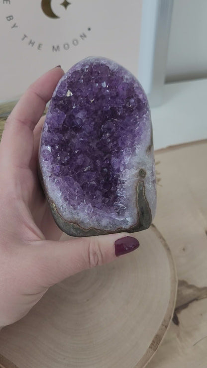 Amethyst Kristalldruse 8,8 x 7,3cm, 527g, Uruguay Amethyst