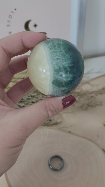 Fluorit Kugel 4,9 cm Durchmesser, 220g