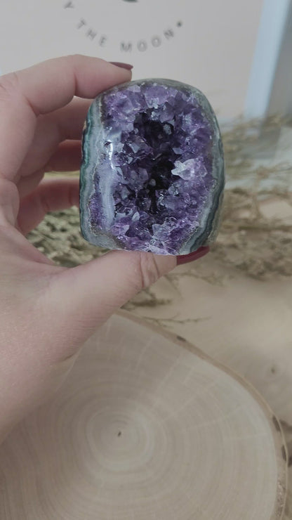 Amethyst Kristalldruse 5,1 x 5cm, 156g