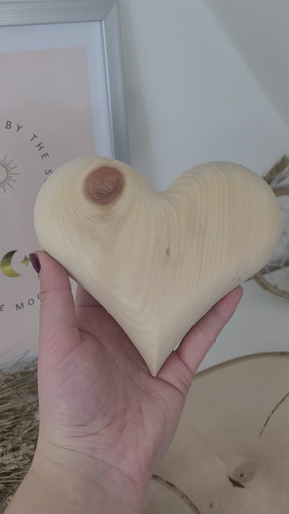 Zirbenholz Herz bauchig, Handschmeichler groß, 13 x 12 cm