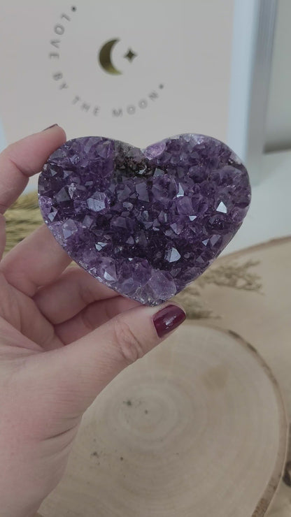 Amethyst Herz 6,2 x 7,6cm, 167g Kristalldruse in Herzform geschliffen