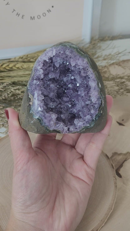 Amethyst Kristalldruse 7,7x8,6cm, 461g