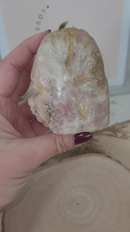 Pink Amethyst Freiform 7,5 x 5,9cm, 312g