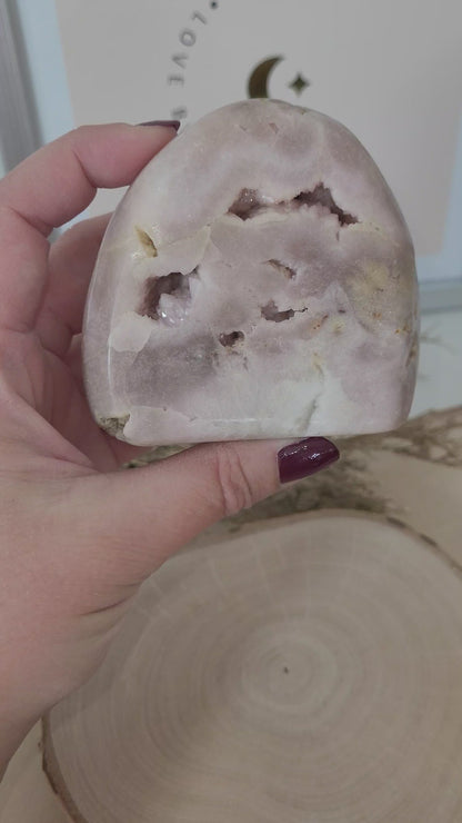 Pink Amethyst Freiform 7,1 x 7,9cm, 287g